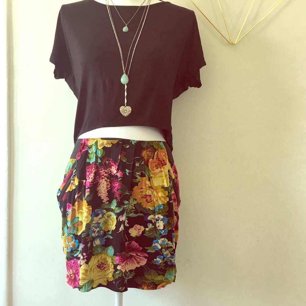 Floral print mini skirt
